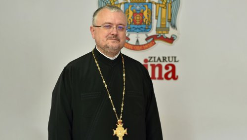 „Lumina lui Hristos luminează tuturor” Poza 298747