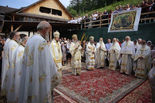 O nouă biserică la Mănăstirea Bisericani Poza 298770