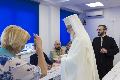 Patriarhul României a votat la alegerile locale şi europarlamentare Poza 298846