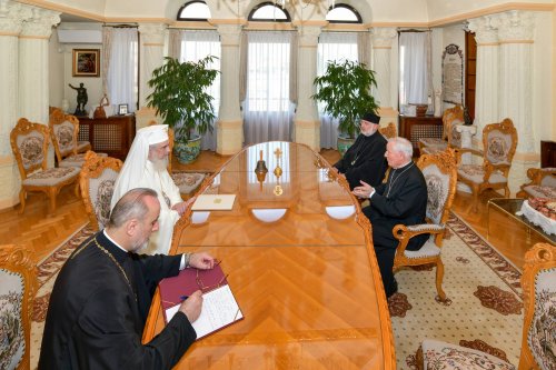 Episcop romano-catolic emerit de Padova în vizită la Patriarhia Română Poza 299204