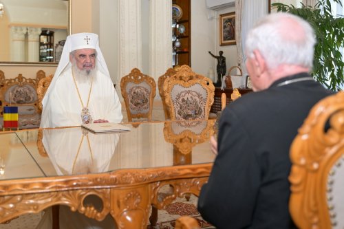 Episcop romano-catolic emerit de Padova în vizită la Patriarhia Română Poza 299205