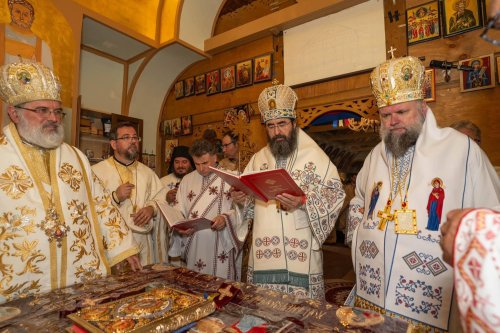 Moment festiv în Episcopia Ortodoxă Română a Canadei Poza 299188