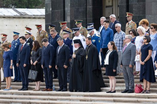 Ceremonie militară dedicată Zilei Eroilor în Parcul Carol 1 Poza 299403