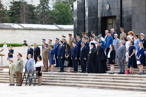 Ceremonie militară dedicată Zilei Eroilor în Parcul Carol 1 Poza 299404