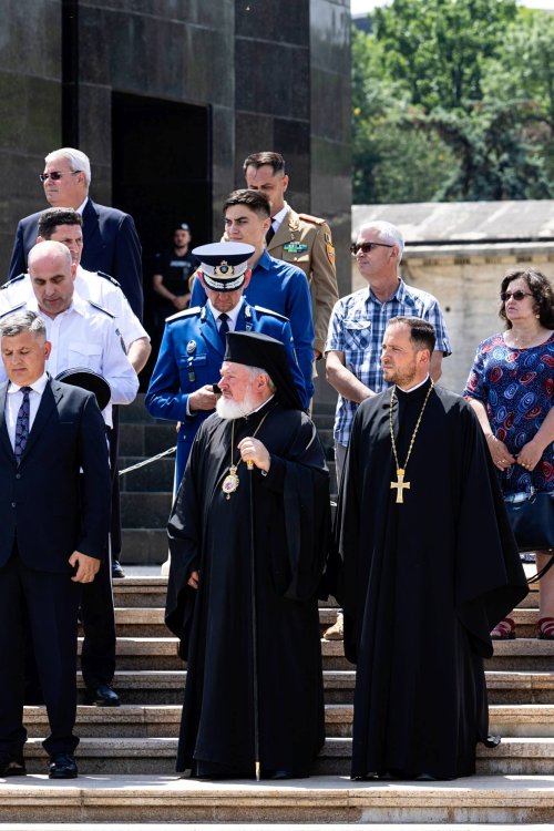 Ceremonie militară dedicată Zilei Eroilor în Parcul Carol 1 Poza 299406