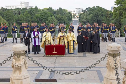 Ceremonie militară dedicată Zilei Eroilor în Parcul Carol 1 Poza 299410