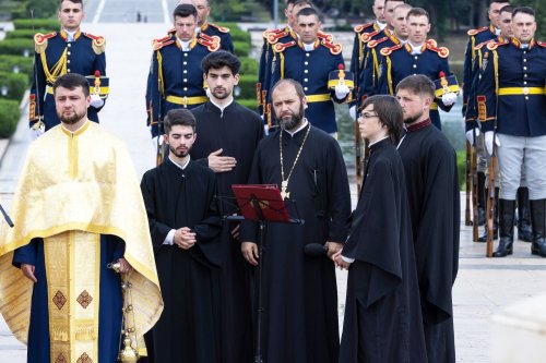 Ceremonie militară dedicată Zilei Eroilor în Parcul Carol 1 Poza 299411