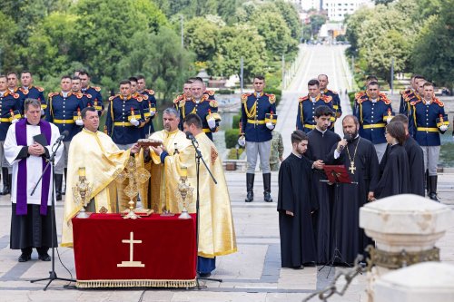 Ceremonie militară dedicată Zilei Eroilor în Parcul Carol 1 Poza 299414