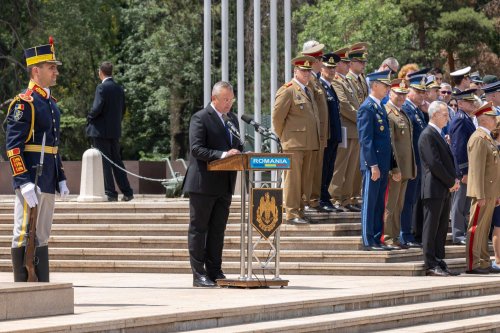 Ceremonie militară dedicată Zilei Eroilor în Parcul Carol 1 Poza 299417