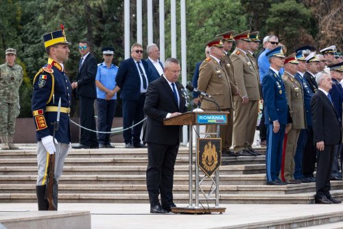 Ceremonie militară dedicată Zilei Eroilor în Parcul Carol 1 Poza 299420