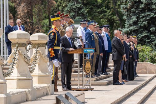 Ceremonie militară dedicată Zilei Eroilor în Parcul Carol 1 Poza 299421