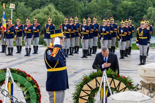 Ceremonie militară dedicată Zilei Eroilor în Parcul Carol 1 Poza 299427