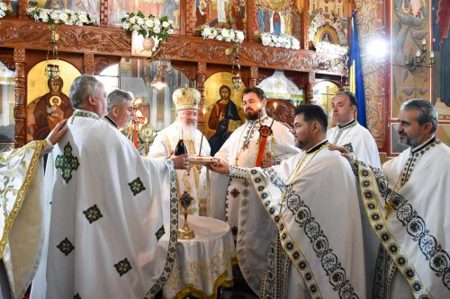 Hramul unei parohii închinate Sfântului Apostol Bartolomeu Poza 299292