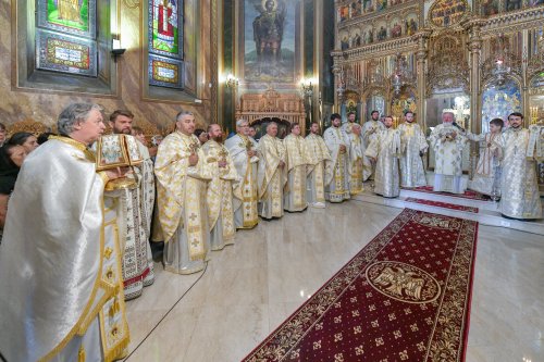 Biserica Zlătari din București a fost sfințită Poza 300084