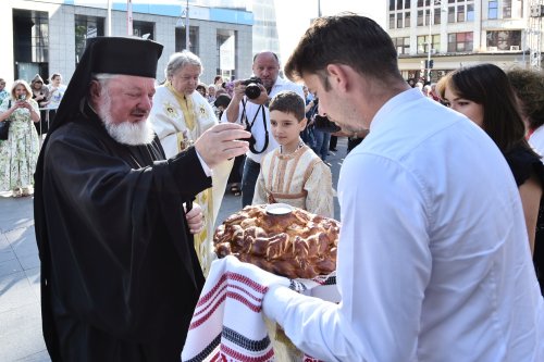 Biserica Zlătari din București a fost sfințită Poza 300145