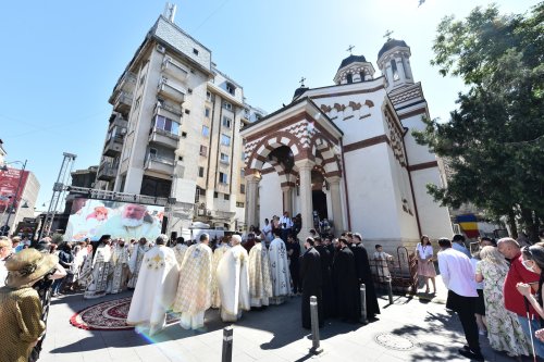 Biserica Zlătari din București a fost sfințită Poza 300174