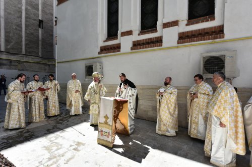 Biserica Zlătari din București a fost sfințită Poza 300180