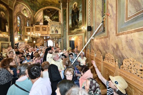 Biserica Zlătari din București a fost sfințită Poza 300190