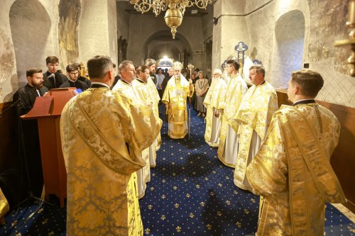 Slujire arhierească la mănăstirea buzoiană Bradu Poza 300254