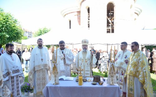 Sfințiri de lăcașuri în Episcopia Devei şi Hunedoarei Poza 300307