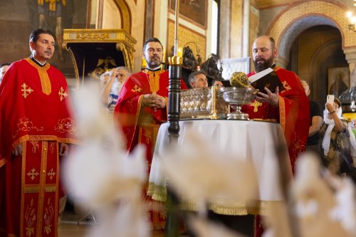 Cinstirea a doi Apostoli  de-ai Domnului în Capitală Poza 300414