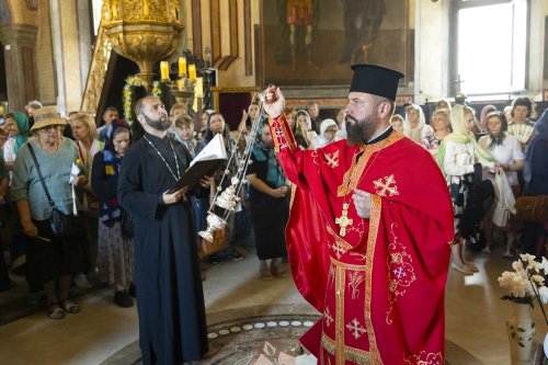 Cinstirea a doi Apostoli  de-ai Domnului în Capitală Poza 300422