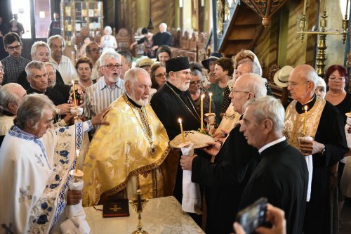 Revedere după 50 de ani a absolvenților teologi bucureșteni Poza 300495