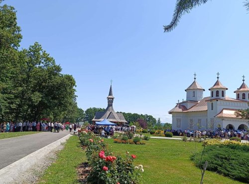 Târnosirea Bisericii „Nașterea Sfântului Ioan Botezătorul” de la Mănăstirea Bobota, Sălaj Poza 300859