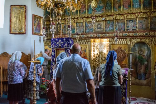 Binecuvântare arhierească la hramul Mănăstirii Lacuri - Hârlău Poza 301168