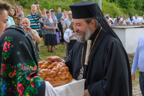 Binecuvântare arhierească la hramul Mănăstirii Lacuri - Hârlău Poza 301172