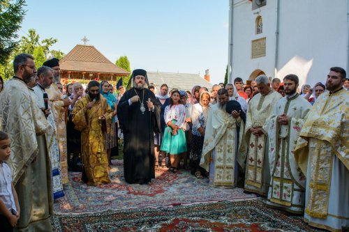 Binecuvântare arhierească la hramul Mănăstirii Lacuri - Hârlău Poza 301174