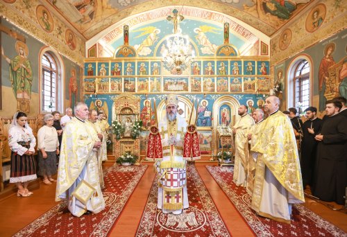 Biserica „Sfinții Apostoli Petru și Pavel” din Panciu și-a serbat ocrotitorii Poza 301247