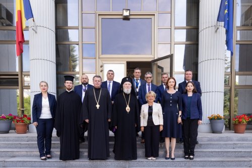 Delegație a Patriarhiei Române în vizită la Ambasada României în Republica Bulgaria Poza 301240
