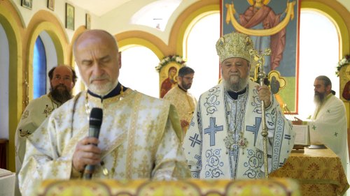 Sărbătoarea Mănăstirii „Sfinții Apostoli Petru și Pavel” de la Cârțișoara Poza 301251