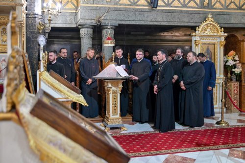 Cursuri pentru obținerea gradelor clericale organizate în București Poza 301380