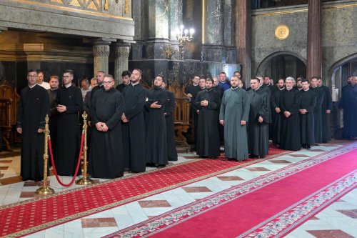 Cursuri pentru obținerea gradelor clericale organizate în București Poza 301383