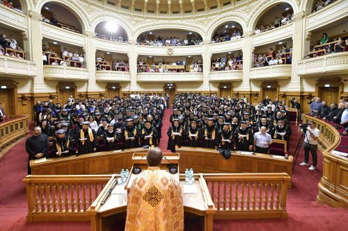 O nouă promoție de studenți teologi bucureșteni a depus jurământul de credință Poza 301407