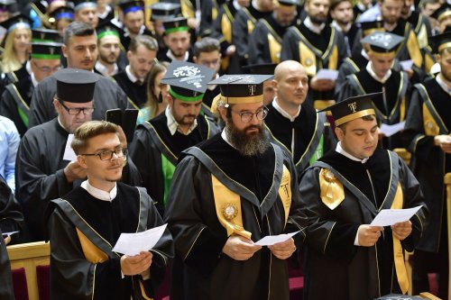 O nouă promoție de studenți teologi bucureșteni a depus jurământul de credință Poza 301409