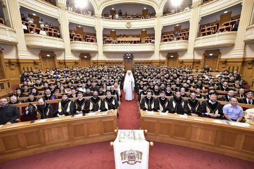 O nouă promoție de studenți teologi bucureșteni a depus jurământul de credință Poza 301437