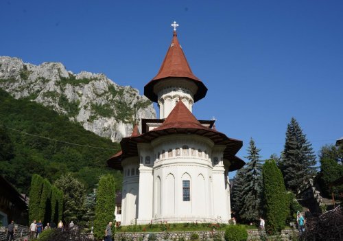 Slujire arhierească la Mănăstirea Râmeț Poza 301355