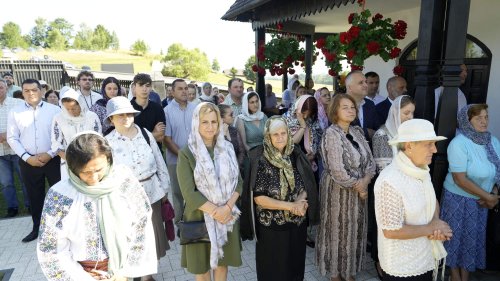 Hram la Mănăstirea „Soborul Sfinților Apostoli” din Bran Poza 301473