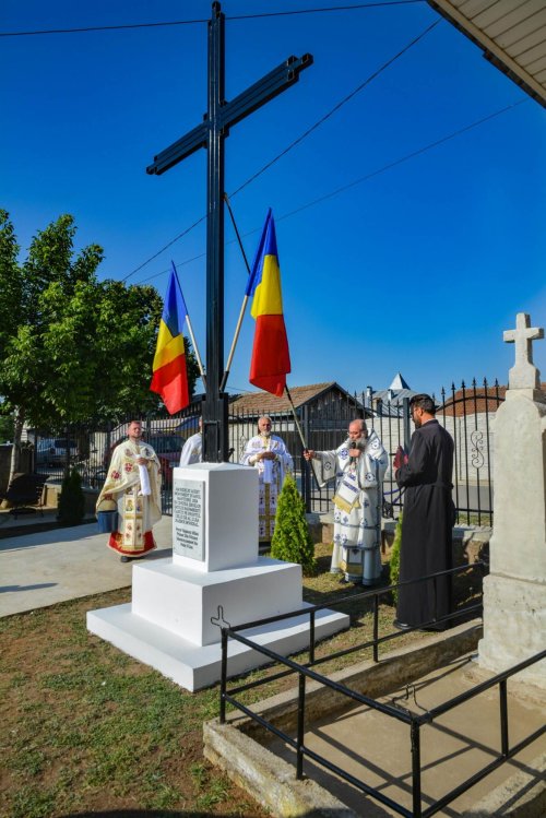 Resfințirea bisericii Parohiei Radomireşti din județul Olt Poza 301502
