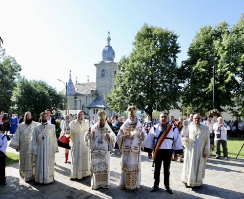 Slujiri arhiereşti în Episcopia Maramureşului şi Sătmarului Poza 301689