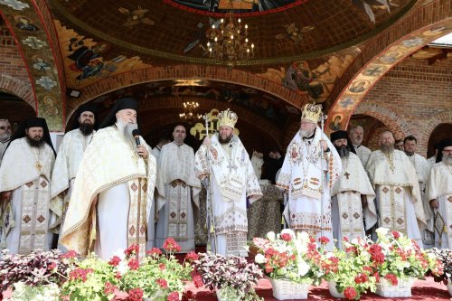 Slujiri arhiereşti în Episcopia Maramureşului şi Sătmarului Poza 301693