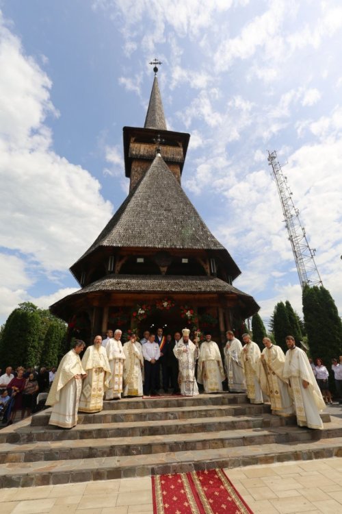 Slujiri arhiereşti în Episcopia Maramureşului şi Sătmarului Poza 301695