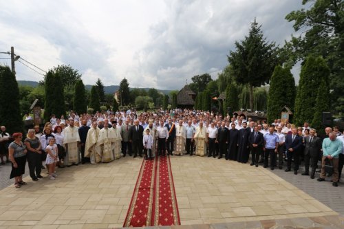 Slujiri arhiereşti în Episcopia Maramureşului şi Sătmarului Poza 301698