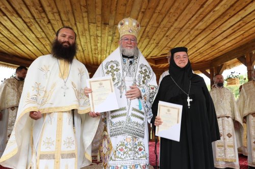 Slujiri arhiereşti în Episcopia Maramureşului şi Sătmarului Poza 301700