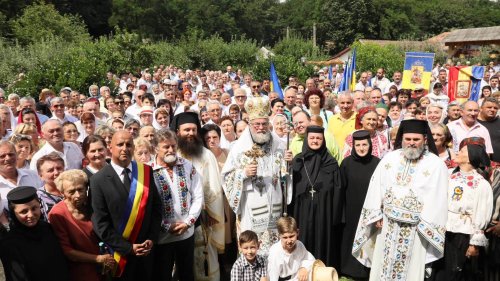 Slujiri arhiereşti în Episcopia Maramureşului şi Sătmarului Poza 301701