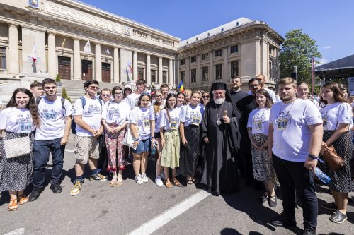 Emoție și entuziasm la debutul Întâlnirii Tinerilor Ortodocși de la Ploiești Poza 301895