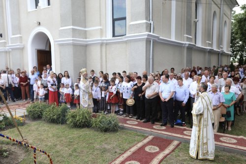 Târnosirea bisericii din Parohia Santău, Protopopiatul Carei Poza 302188